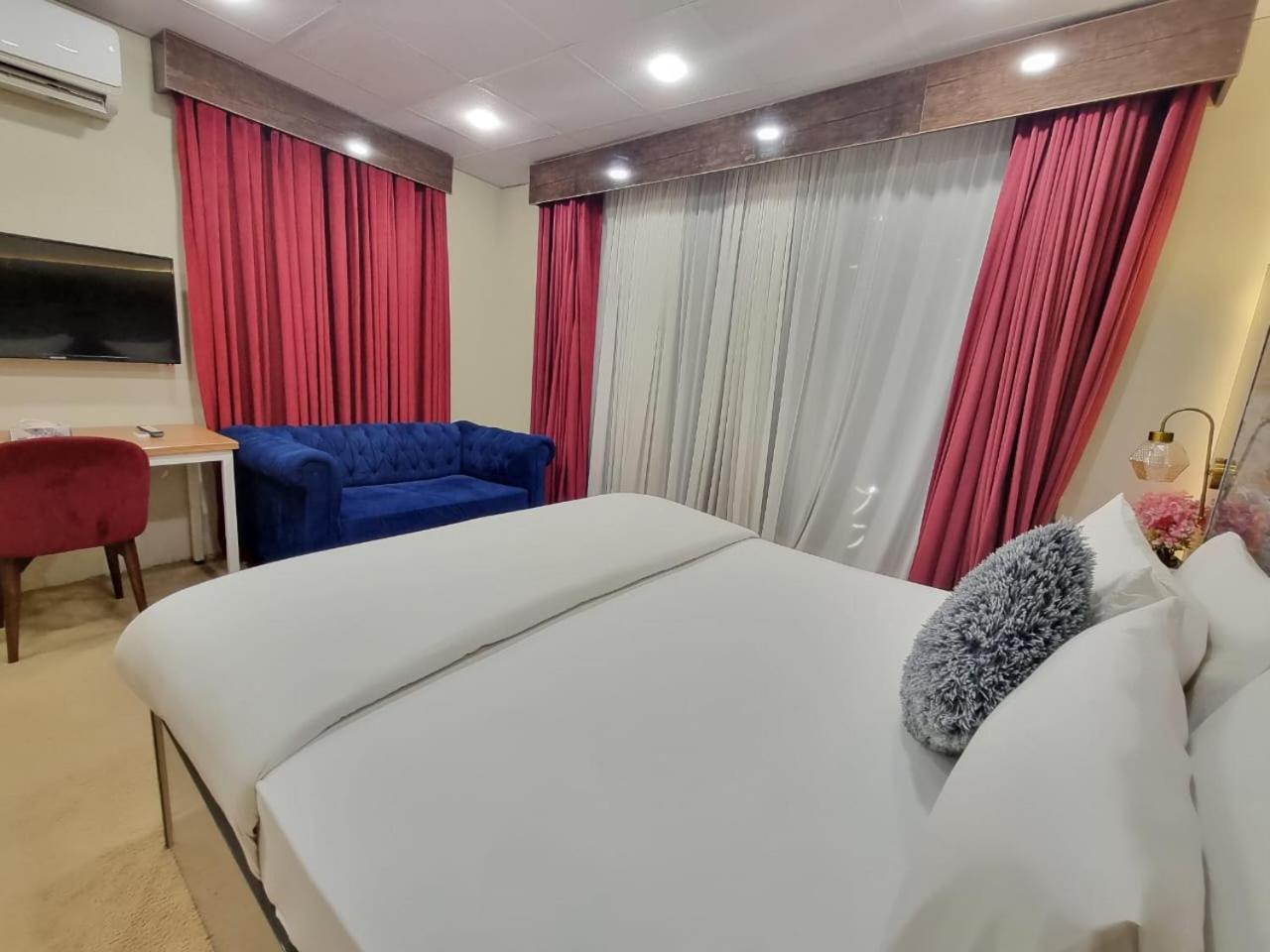 The Life Style Lodges Opp Centaurus Mall Islamabad Eksteriør billede