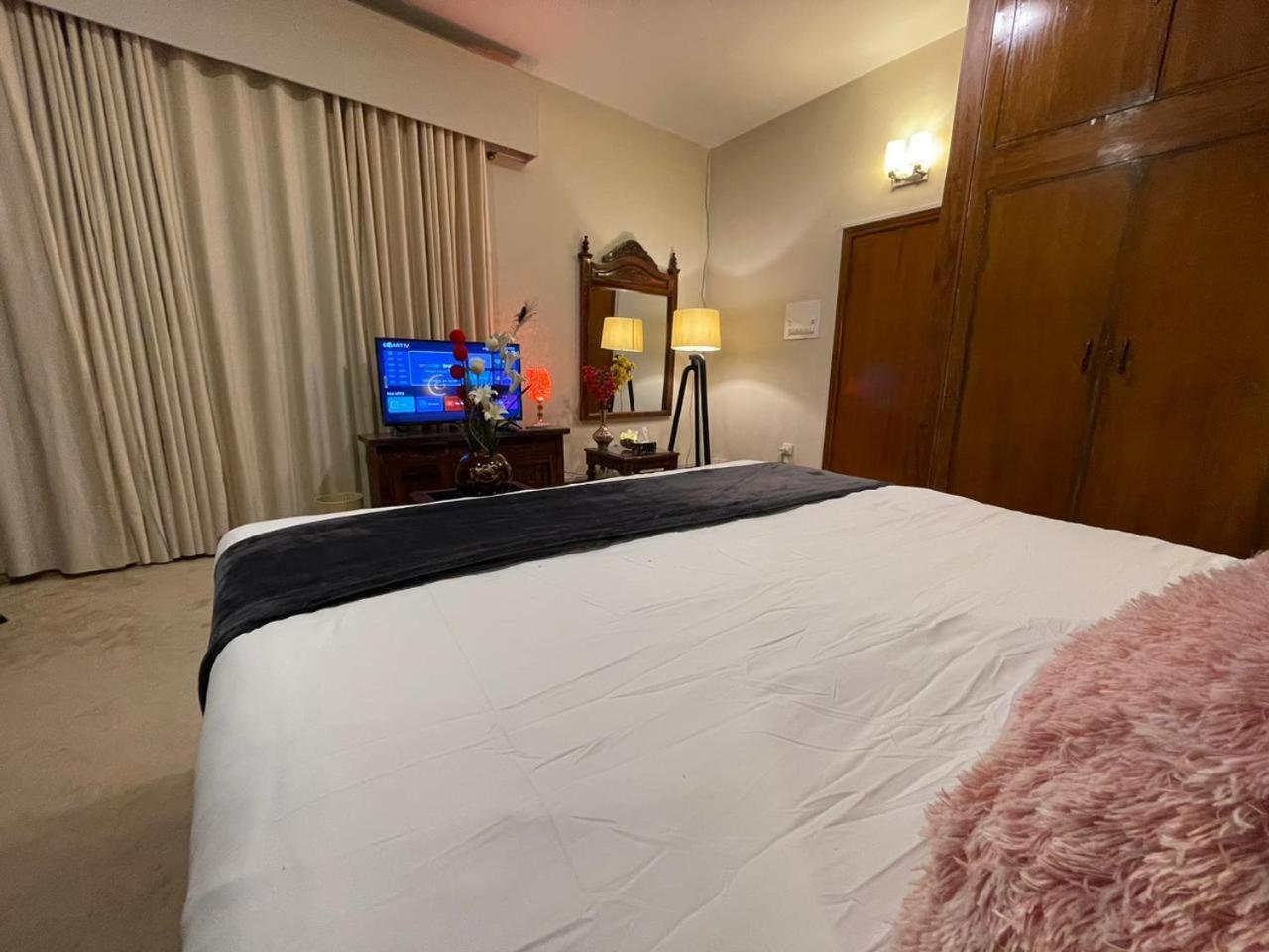 The Life Style Lodges Opp Centaurus Mall Islamabad Eksteriør billede