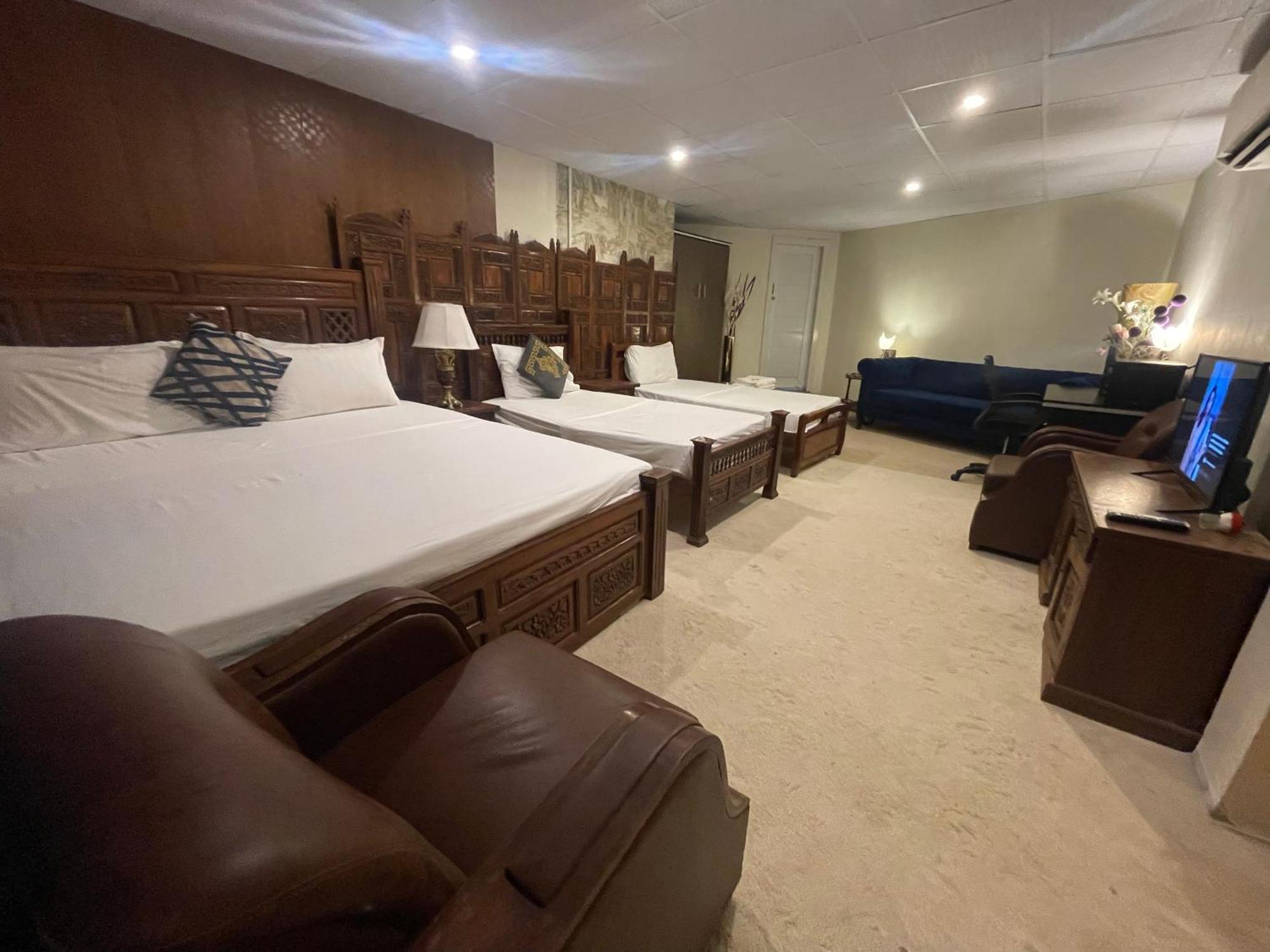 The Life Style Lodges Opp Centaurus Mall Islamabad Eksteriør billede